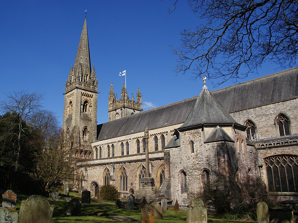 Llandaff Cathedral (geograph 3435762 cropped)